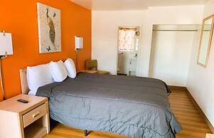 Royal Gateway Motel By OYO