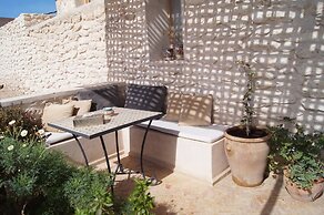 Little Beach Cottage