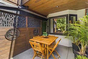 Rayleigh River Retreat - Garden Oasis