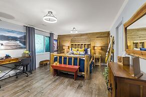 Rayleigh River Retreat - Garden Oasis