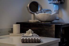 Rayleigh River Retreat - Garden Oasis