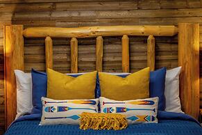 Rayleigh River Retreat - Garden Oasis