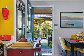 Rayleigh River Retreat - Garden Oasis