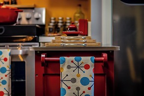 Rayleigh River Retreat - Garden Oasis