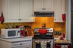 Rayleigh River Retreat - Garden Oasis