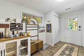 Rayleigh River Retreat - Garden Oasis