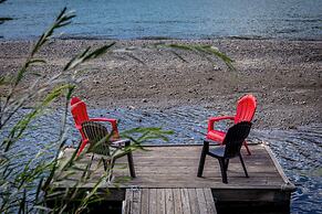 Rayleigh River Retreat - Garden Oasis