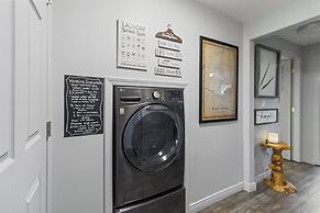 Rayleigh River Retreat - Garden Oasis