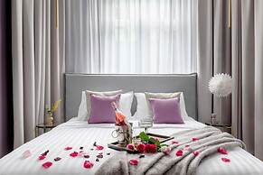 Flowers in Wonderland by HOLT