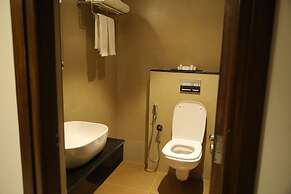 Rajathadri Royal Inn