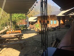 Tropical Riverside Homestay