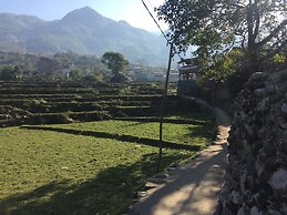 Tropical Riverside Homestay