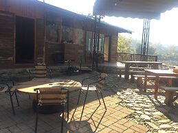 Tropical Riverside Homestay