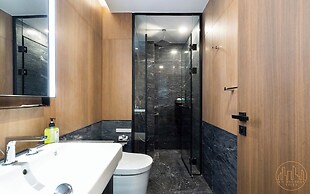 The LUMIERE Riverside Residence