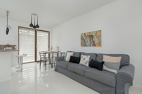 Apartment With Garden by Renters
