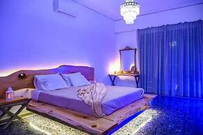 Sunny Palm Room Crete