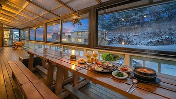 Goseong Araenmaru Pension