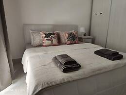 Lilly's sea view apartment