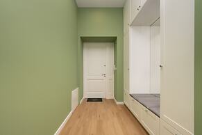Green Apartment Piotrkowska by Renters