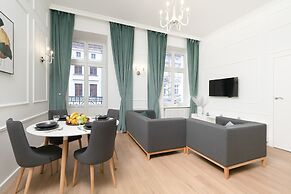 Green Apartment Piotrkowska by Renters