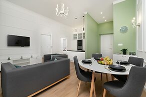 Green Apartment Piotrkowska by Renters