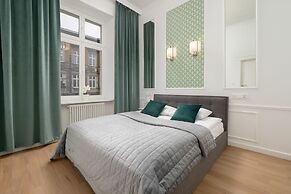 Green Apartment Piotrkowska by Renters