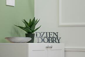 Green Apartment Piotrkowska by Renters