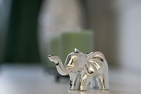 Green Apartment Piotrkowska by Renters