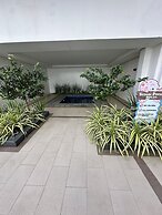 Comfy Studio UnitL OneMadison35