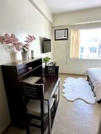 Comfy Studio UnitL OneMadison35