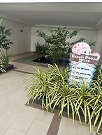 Comfy Studio UnitL OneMadison35