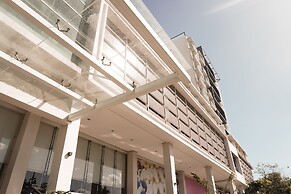 Comfy Studio UnitL OneMadison35