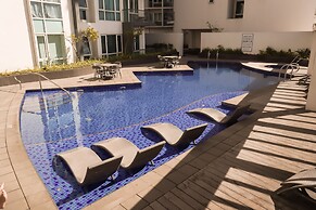 Comfy Studio UnitL OneMadison35