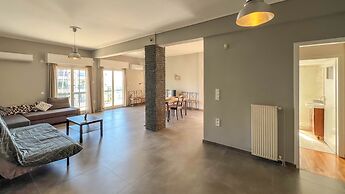 Alimos Sea View Family Apartment