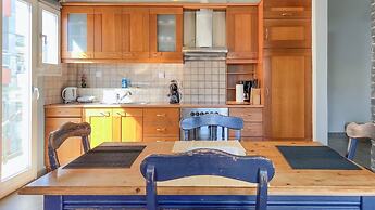 Alimos Sea View Family Apartment