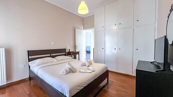 Alimos Sea View Family Apartment