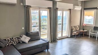 Alimos Sea View Family Apartment