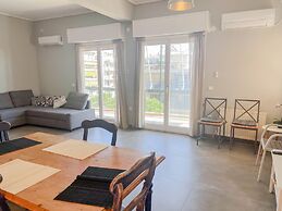 Alimos Sea View Family Apartment
