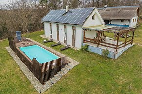 Natural Chalet Velbana Iza