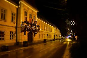 Natural Chalet Velbana Iza