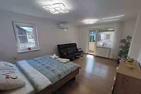House Dijana With Pool