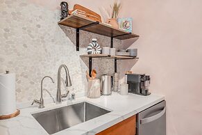 Kauhale Makai 510 1 Bedroom Condo by RedAwning