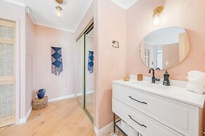 Kauhale Makai 510 1 Bedroom Condo by RedAwning