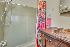 Cozy New Braunfels Retreat w/ Lake Dunlap Access