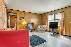 Cozy New Braunfels Retreat w/ Lake Dunlap Access