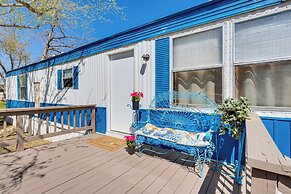 Cozy New Braunfels Retreat w/ Lake Dunlap Access