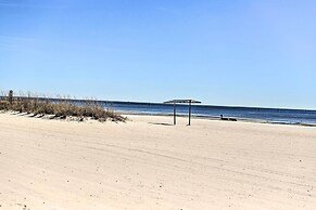 Biloxi Condo w/ Pool Access - Steps to Beach!