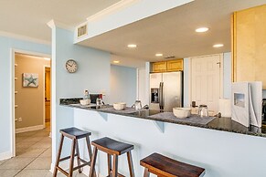 Biloxi Condo w/ Pool Access - Steps to Beach!