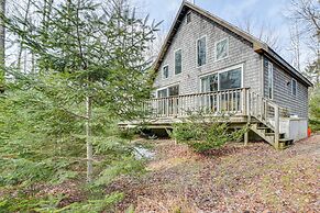 Lamoine Cabin w/ Deck ~ 16 Mi to Acadia Natl Park
