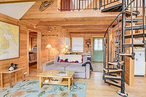 Lamoine Cabin w/ Deck ~ 16 Mi to Acadia Natl Park